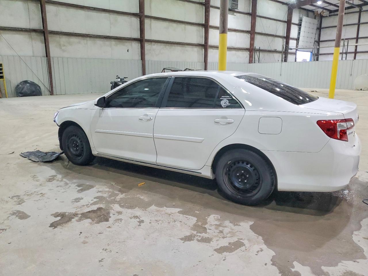 2014 TOYOTA CAMRY L photo 2