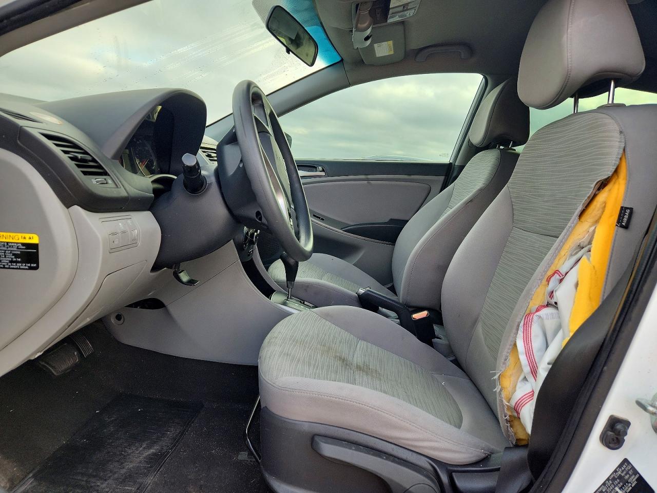 2016 HYUNDAI ACCENT photo 7