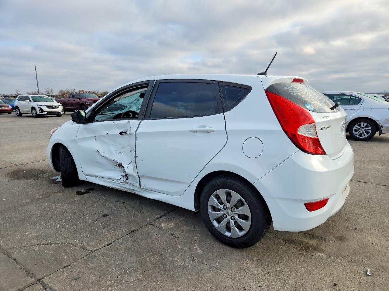 2016 HYUNDAI ACCENT photo 2