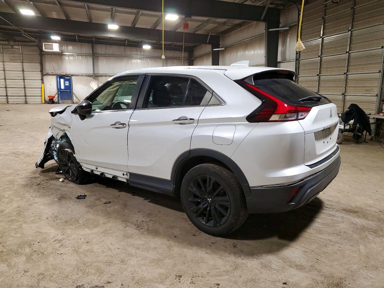 2023 MITSUBISHI ECLIPSE CROSS LE photo 2
