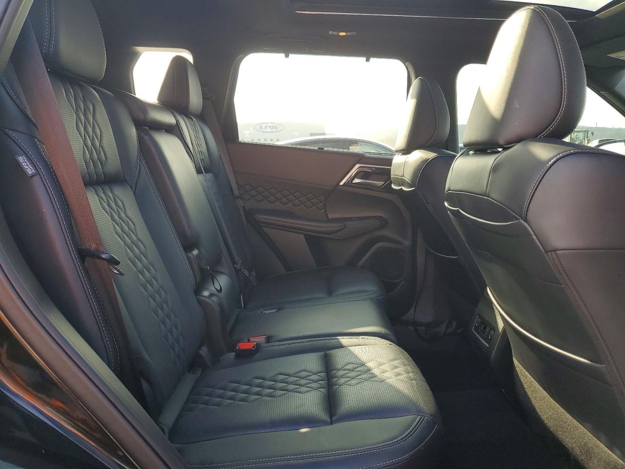 2024 MITSUBISHI OUTLANDER SEL photo 11