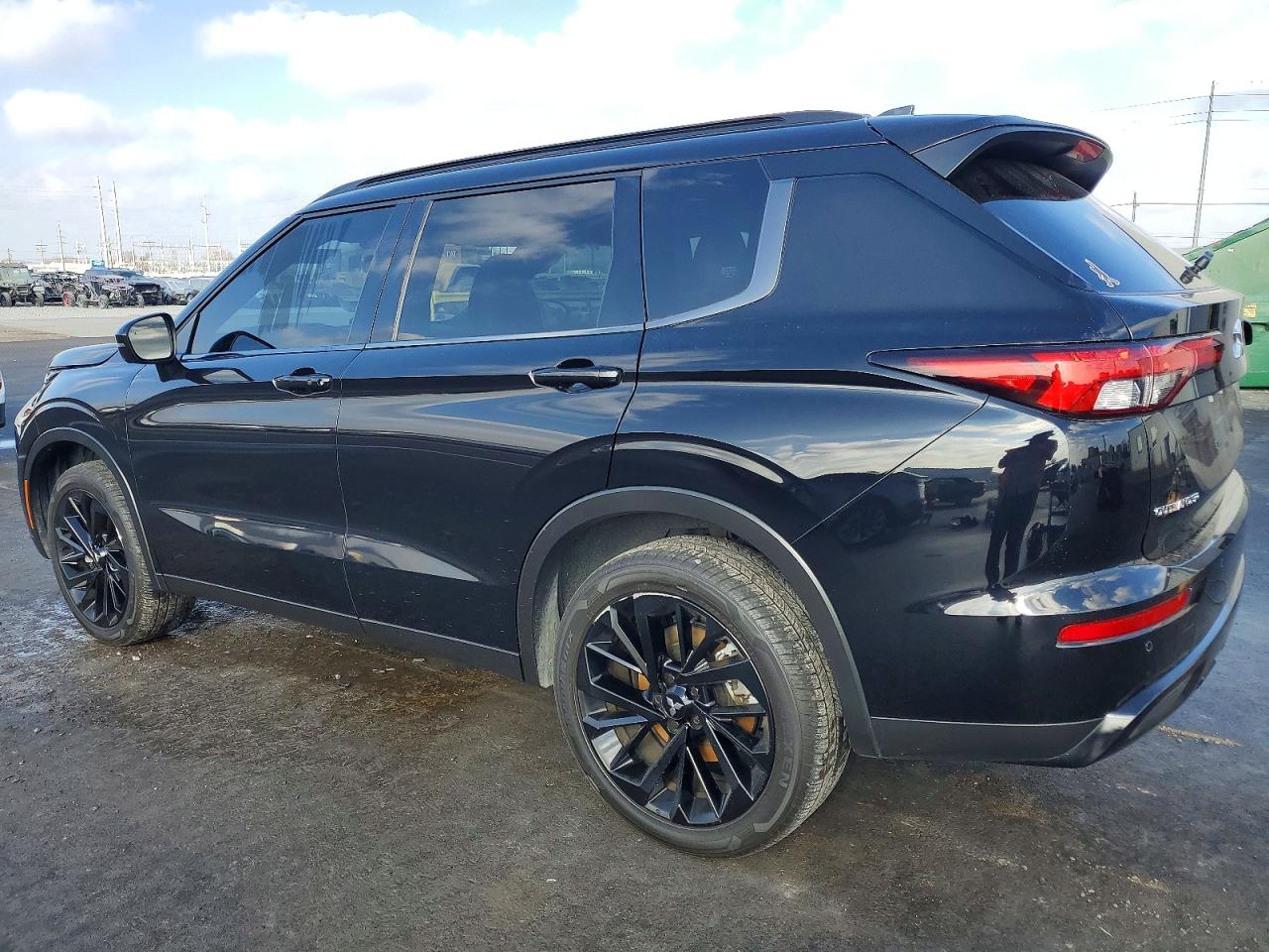 2024 MITSUBISHI OUTLANDER SEL photo 2