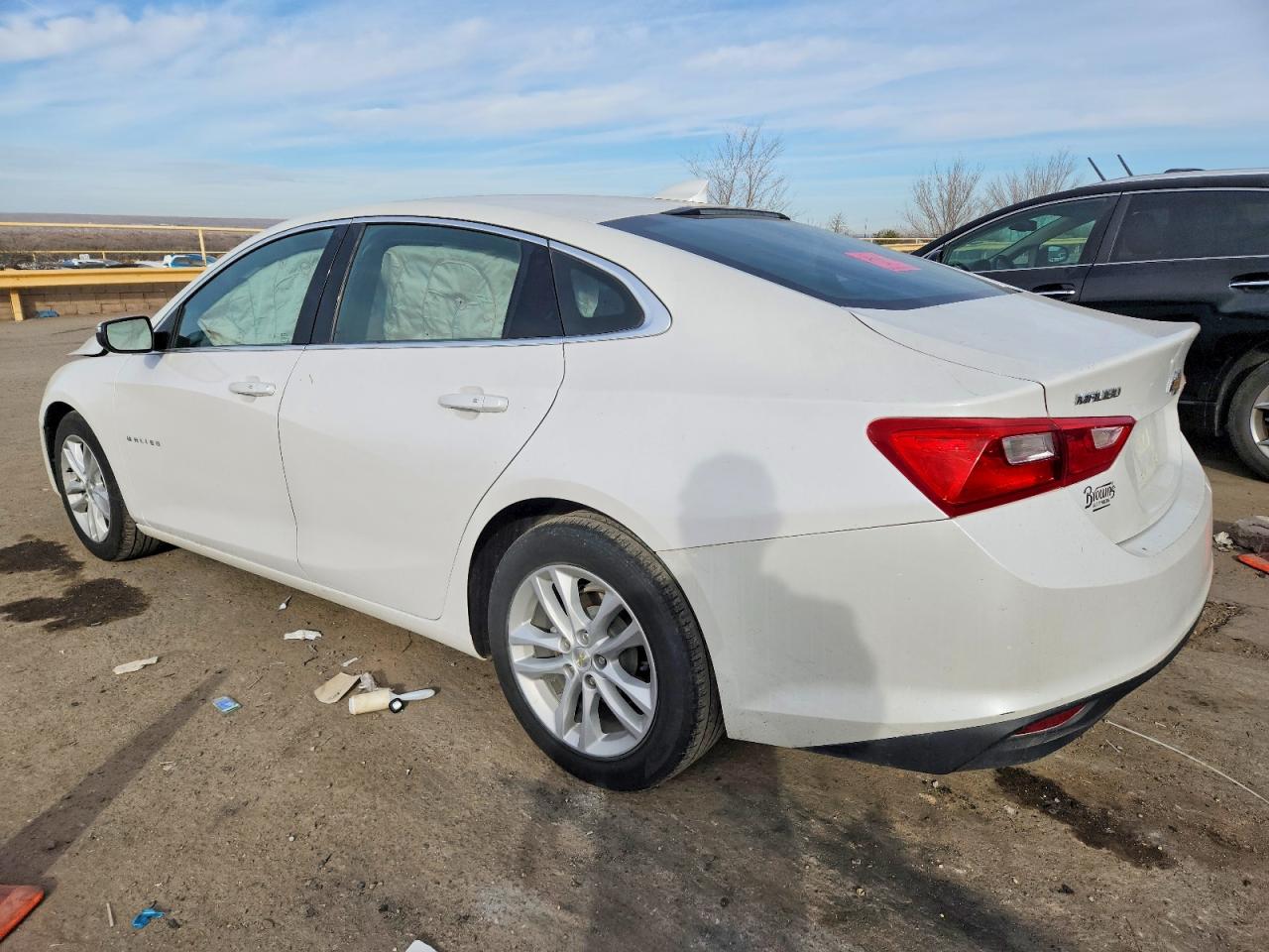 2017 CHEVROLET MALIBU LT photo 2