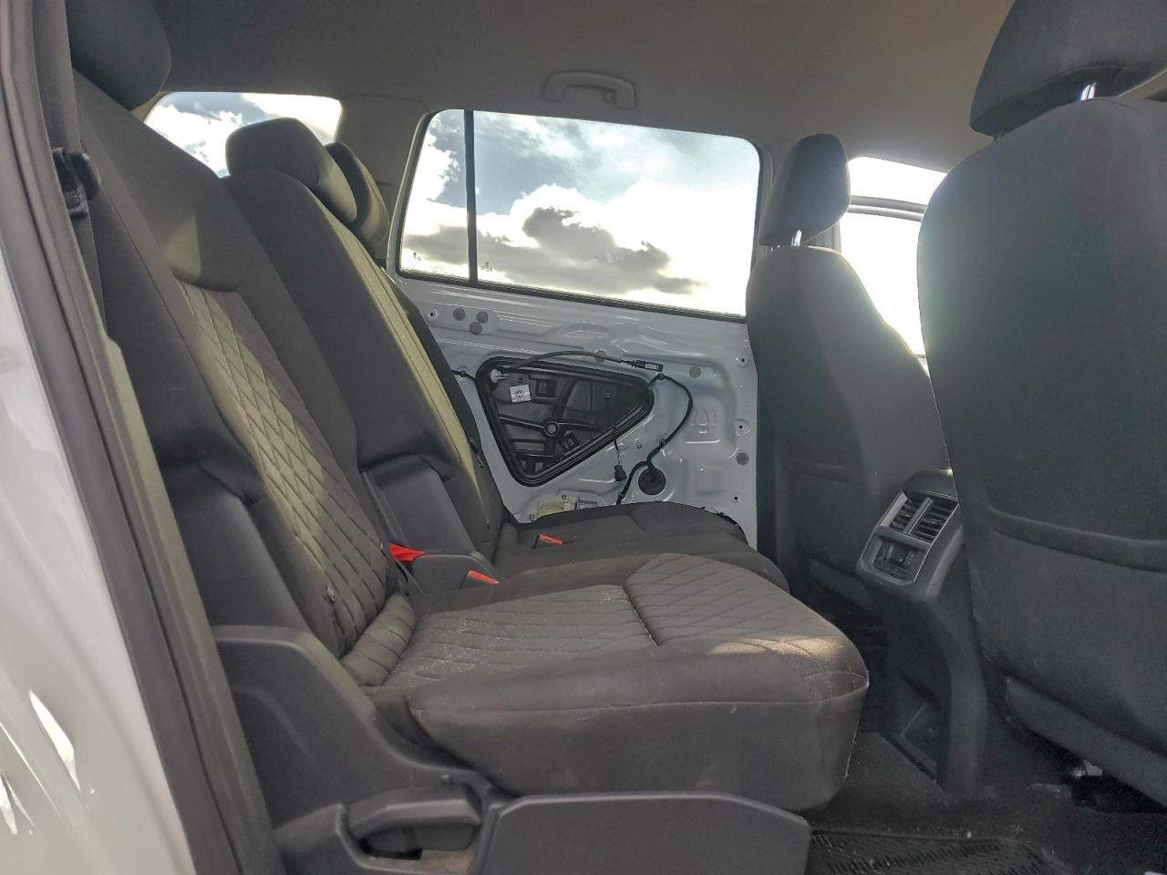 2018 VOLKSWAGEN ATLAS S photo 11