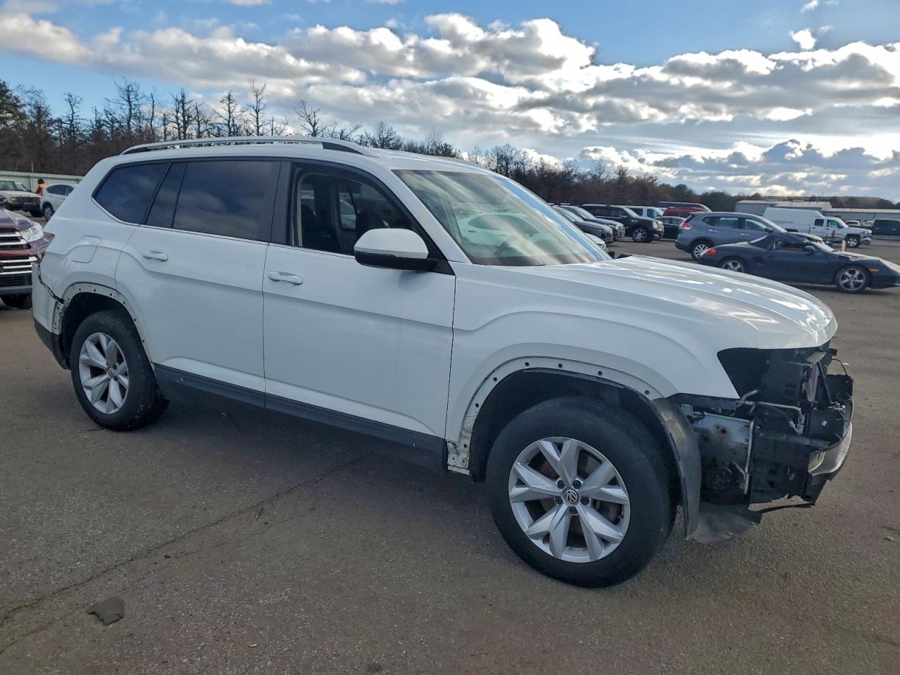 2018 VOLKSWAGEN ATLAS S photo 4
