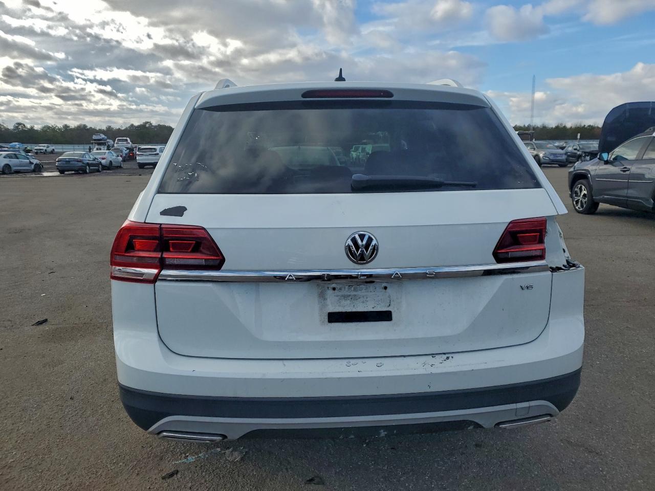 2018 VOLKSWAGEN ATLAS S photo 6