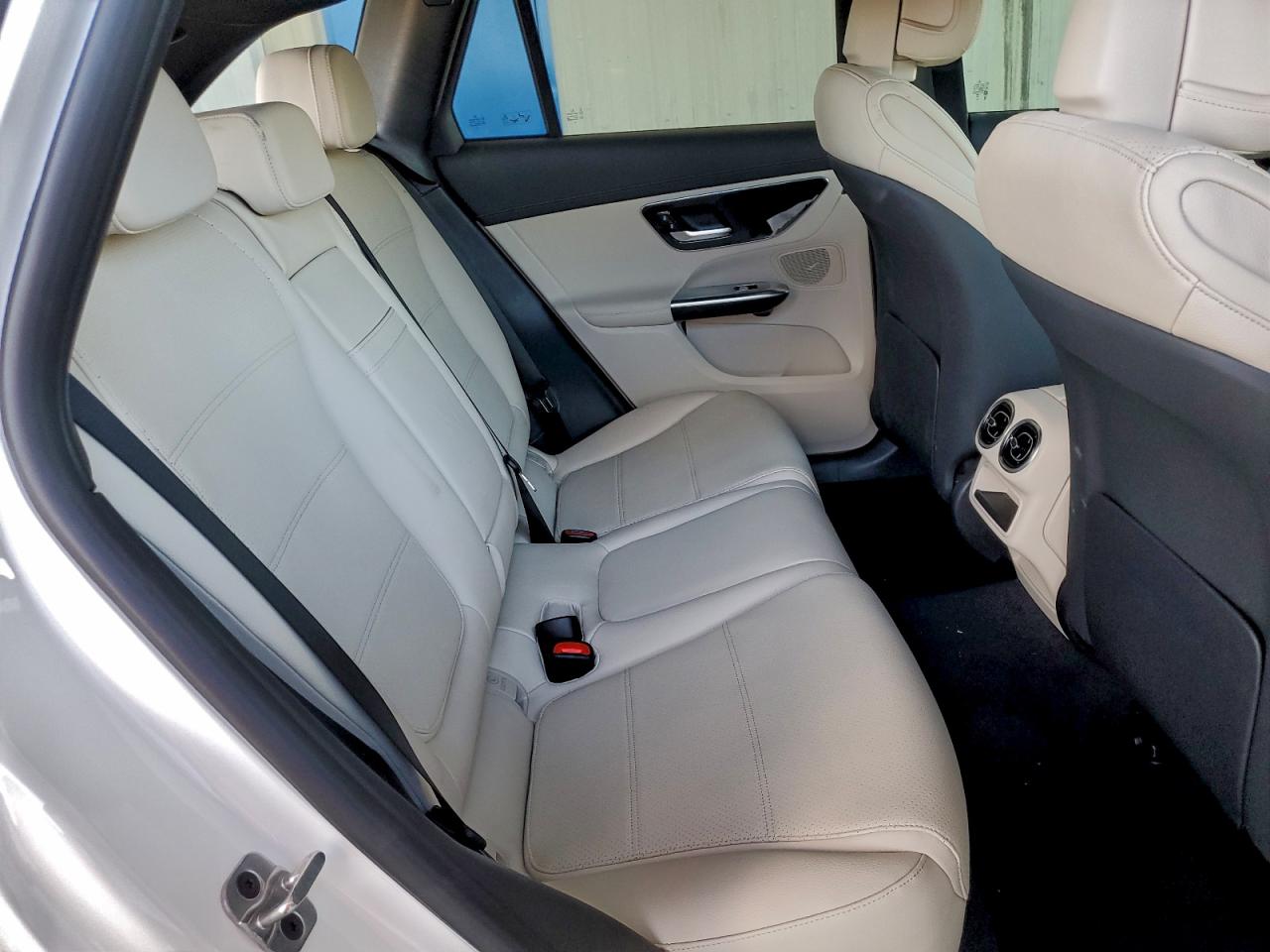 2025 MERCEDES-BENZ GLC 300 photo 11