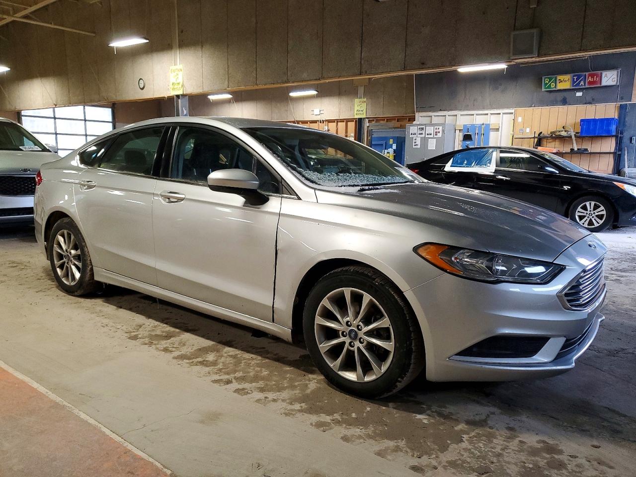 2017 FORD FUSION SE photo 4