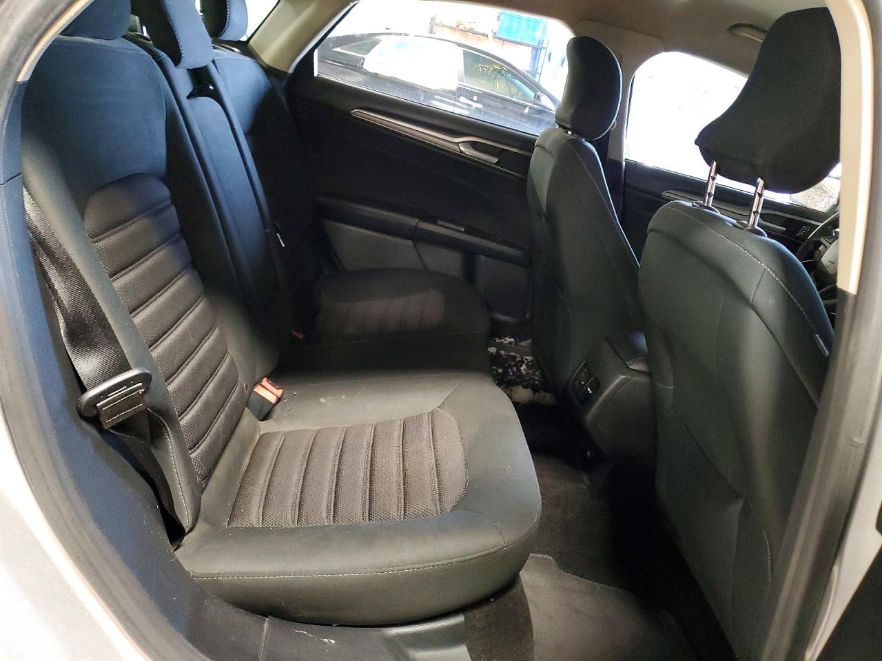 2017 FORD FUSION SE photo 10