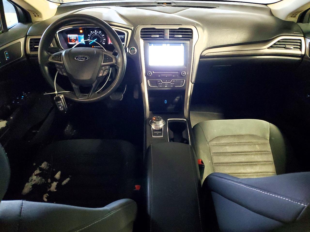 2017 FORD FUSION SE photo 8