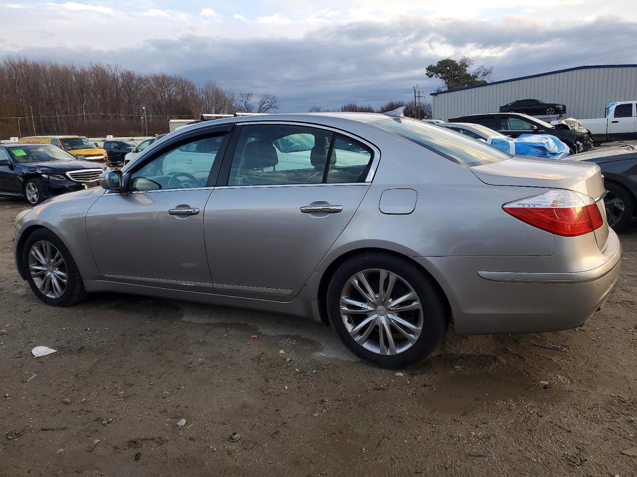 2011 HYUNDAI GENESIS 4.6L photo 2