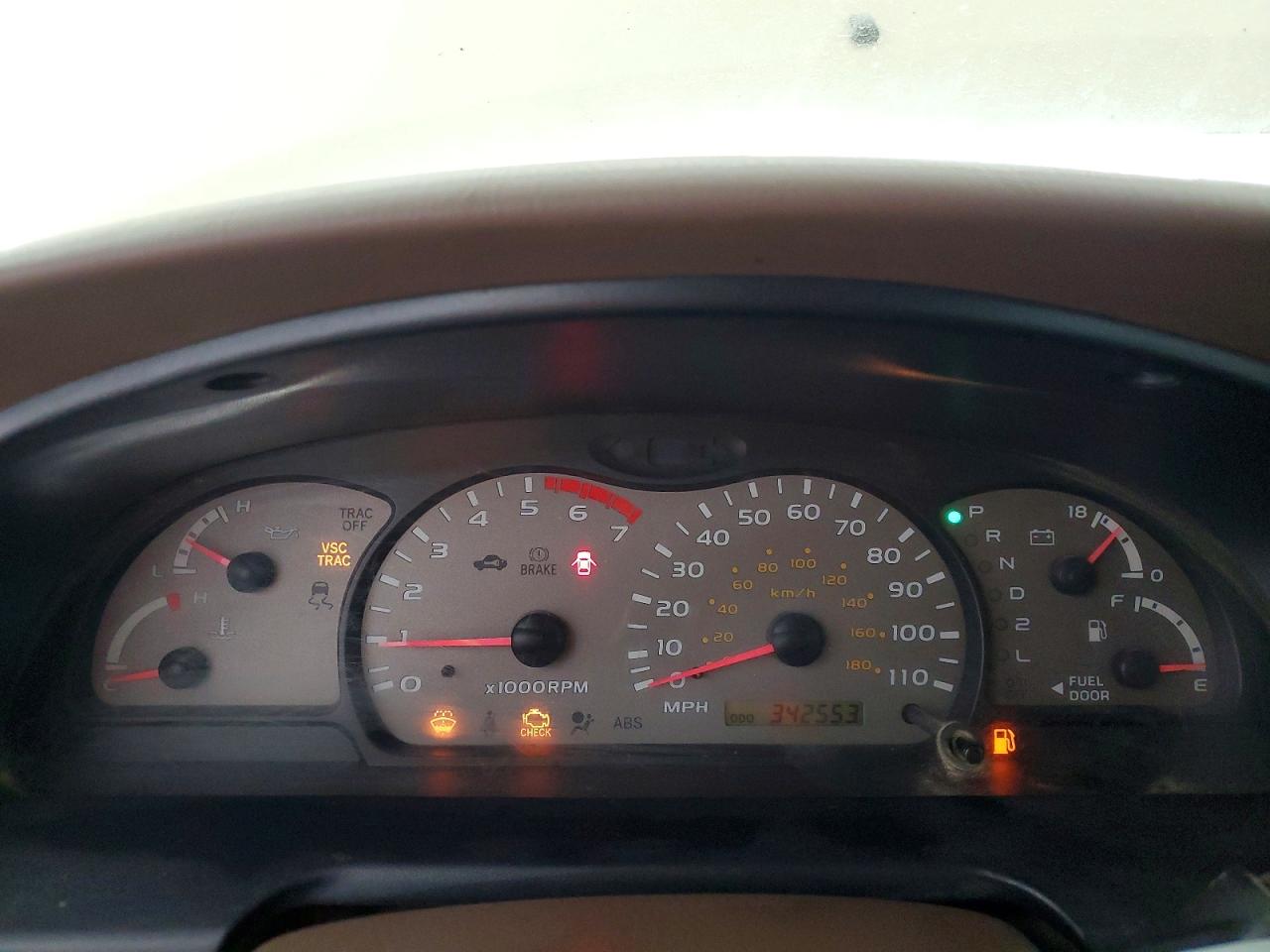 2002 TOYOTA SEQUOIA SR5 photo 9