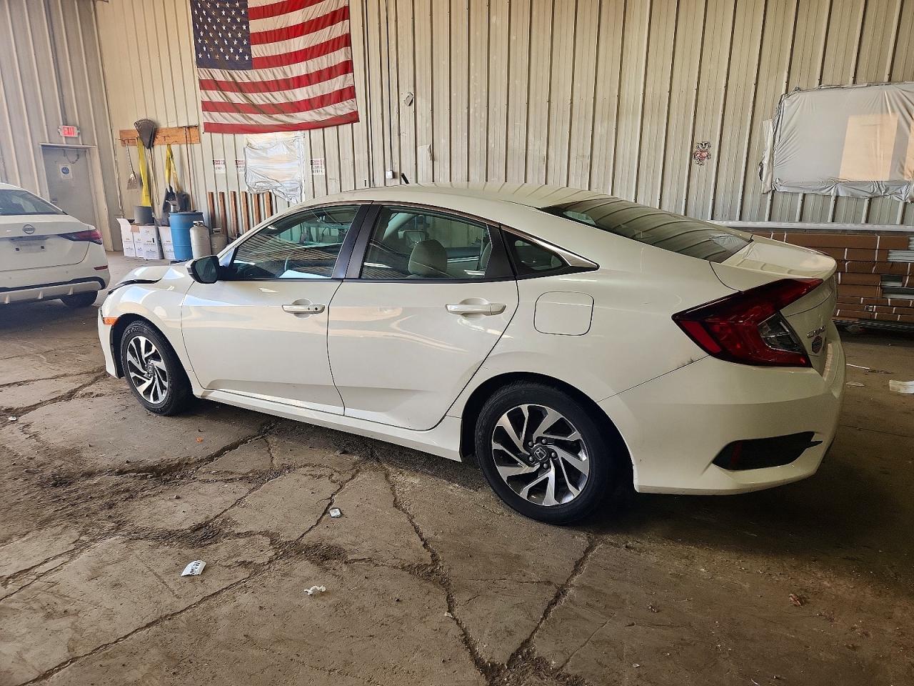 2016 HONDA CIVIC EX photo 2