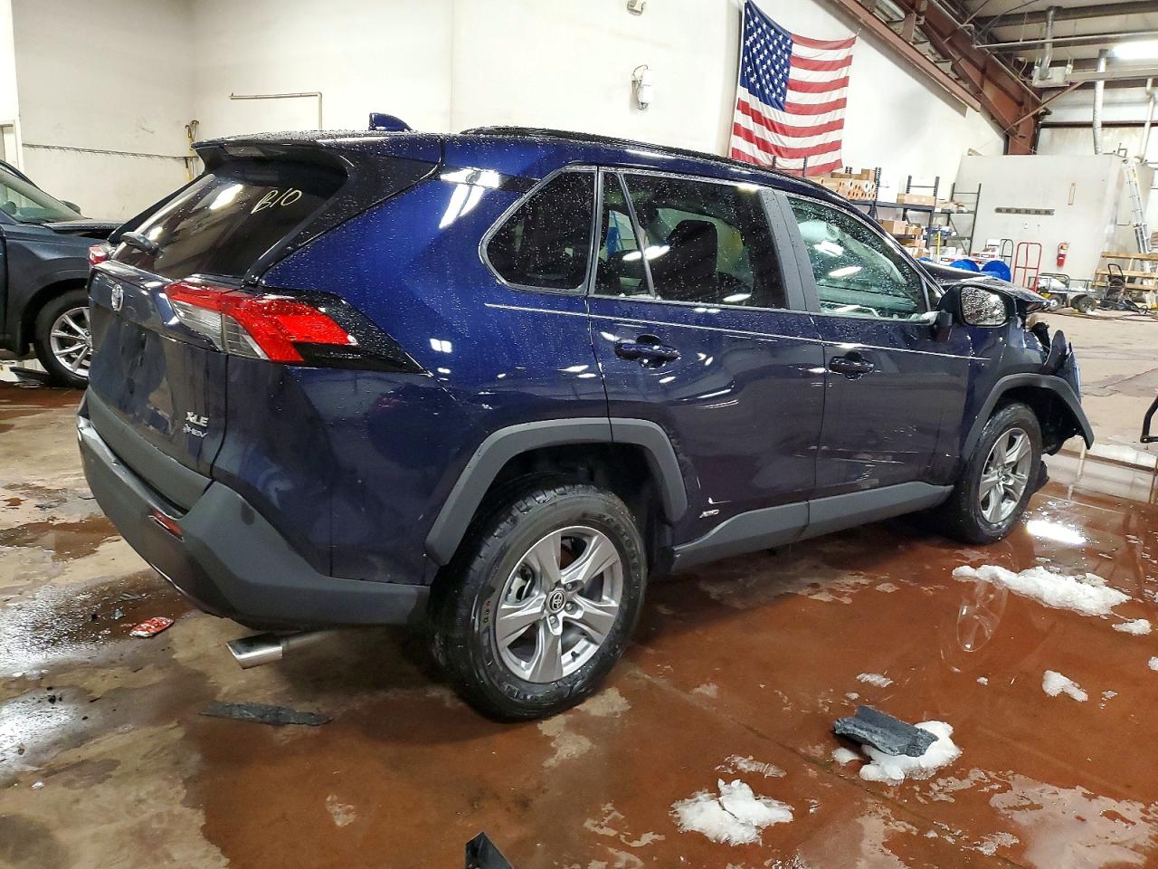 2025 TOYOTA RAV4 XLE photo 3