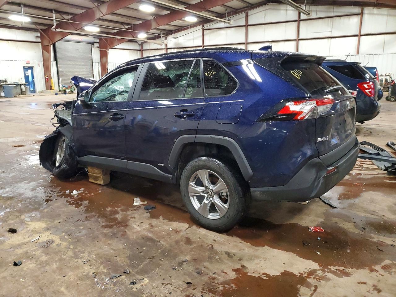 2025 TOYOTA RAV4 XLE photo 2