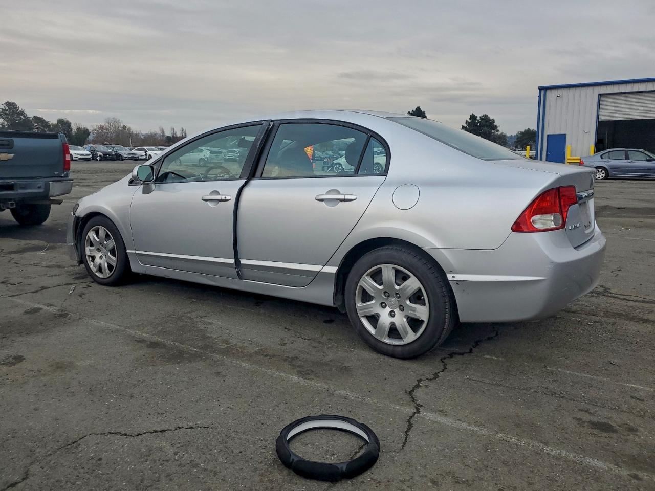 2010 HONDA CIVIC LX photo 2