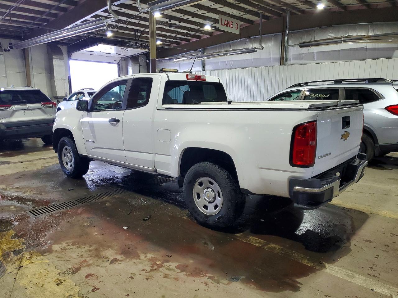 2019 CHEVROLET COLORADO photo 2