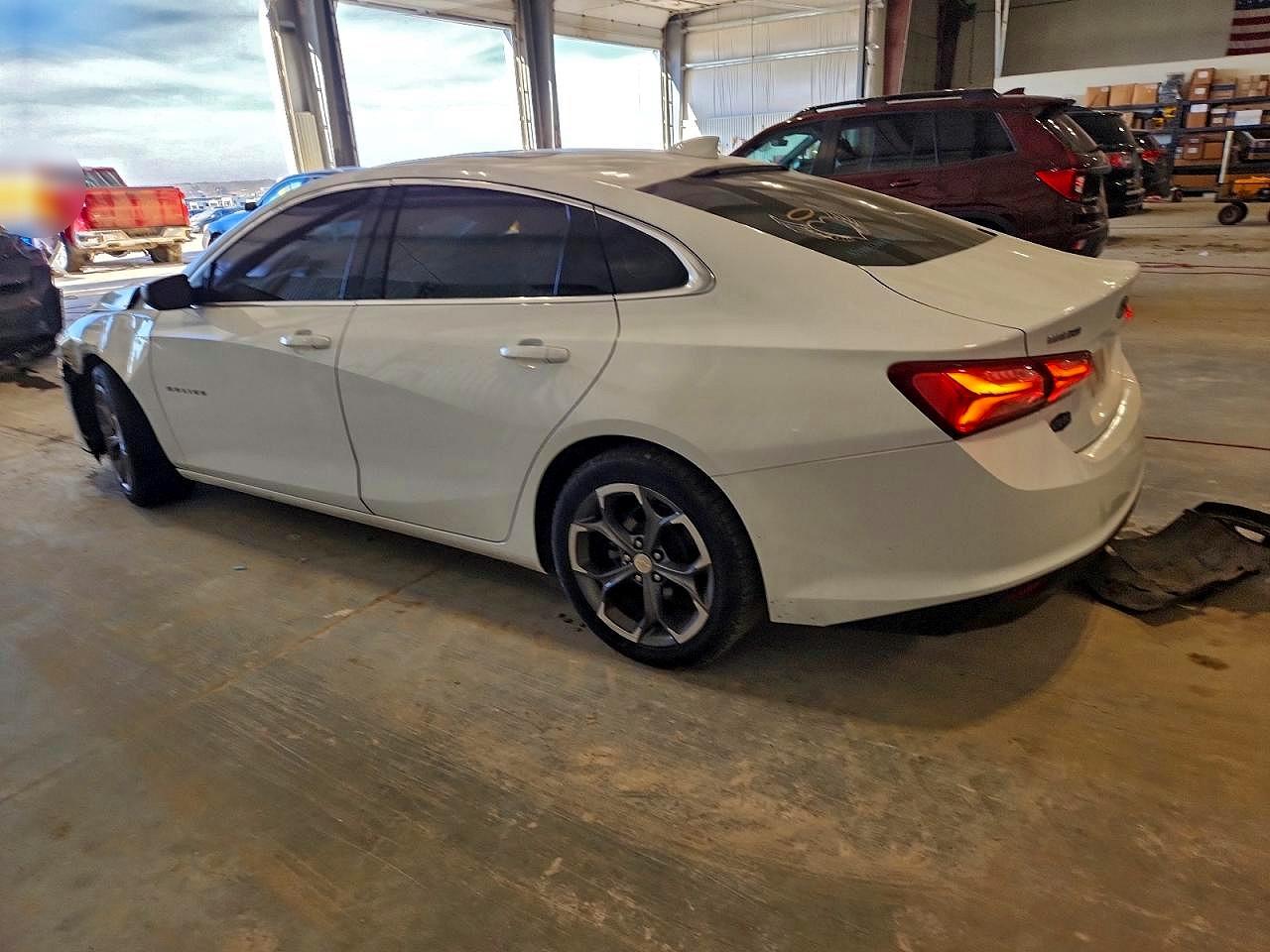 2021 CHEVROLET MALIBU LT photo 2