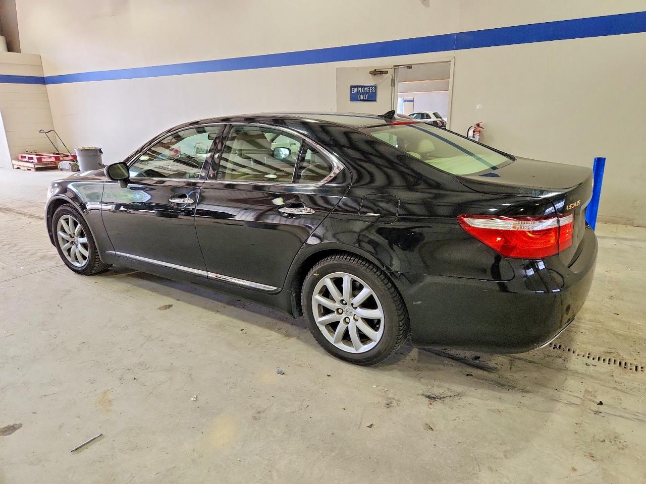 2007 LEXUS LS 460 photo 2