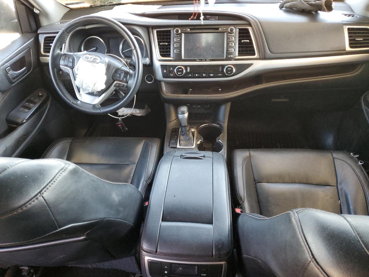 2019 TOYOTA HIGHLANDER SE photo 8
