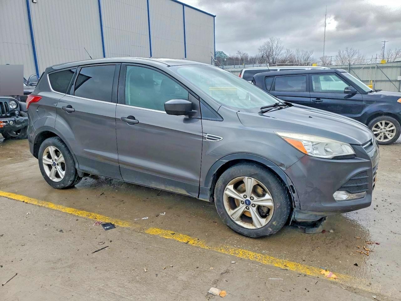 2015 FORD ESCAPE SE photo 4