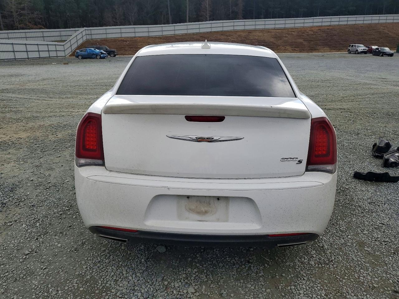 2019 CHRYSLER 300 S photo 6