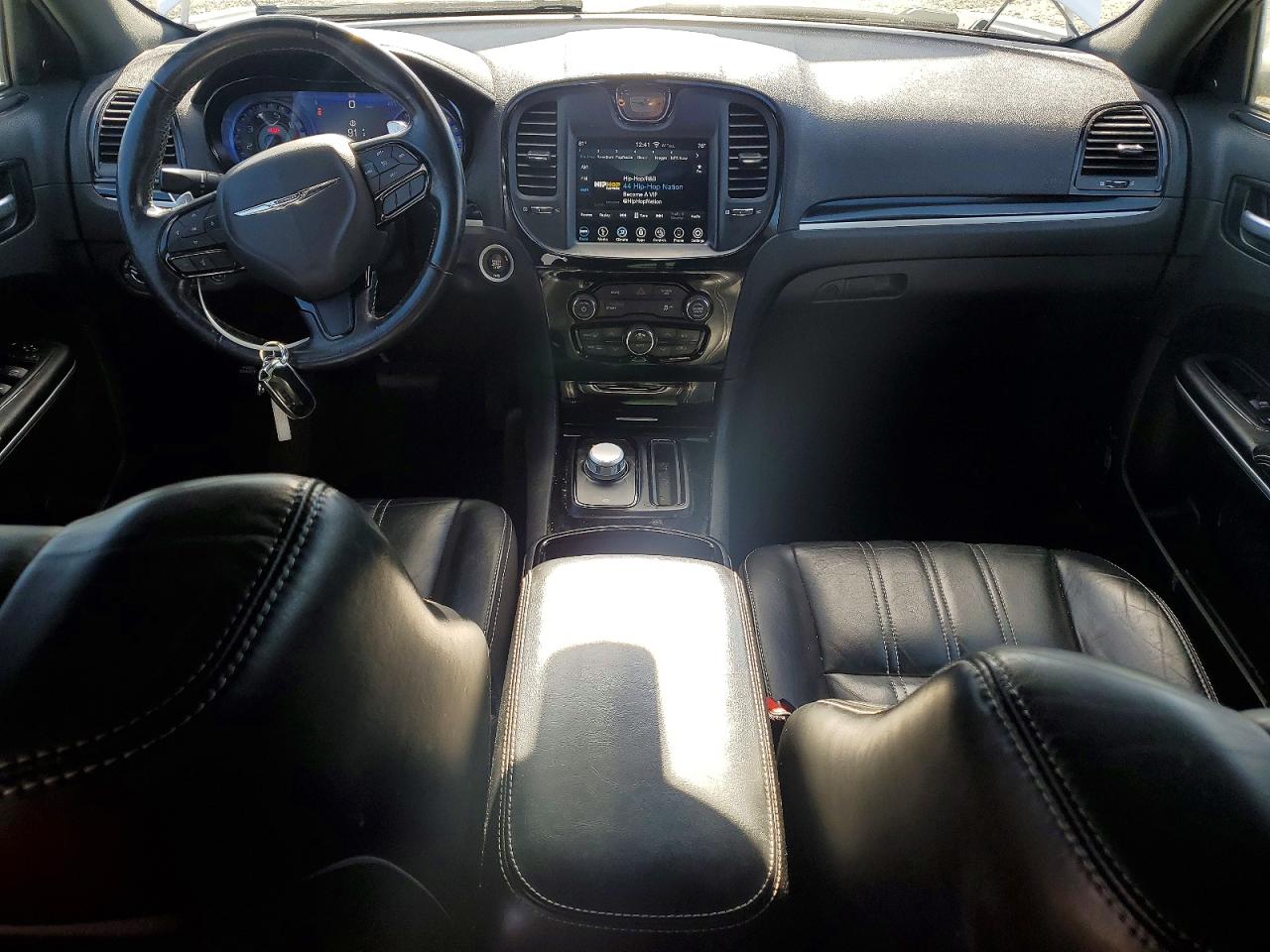 2019 CHRYSLER 300 S photo 8
