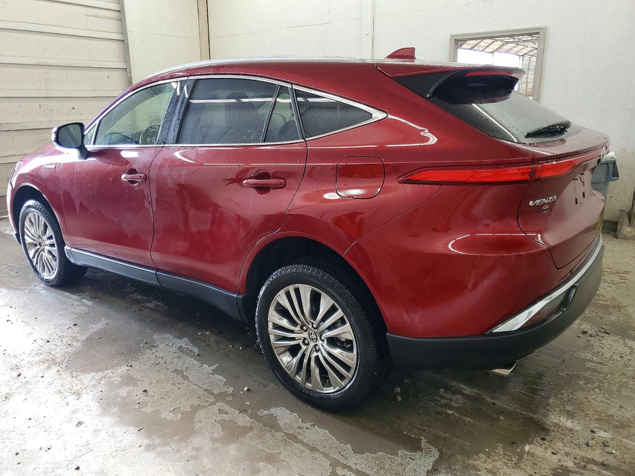 2021 TOYOTA VENZA LE photo 2