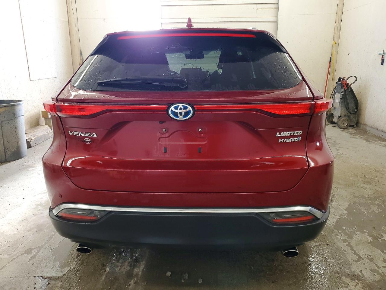 2021 TOYOTA VENZA LE photo 6