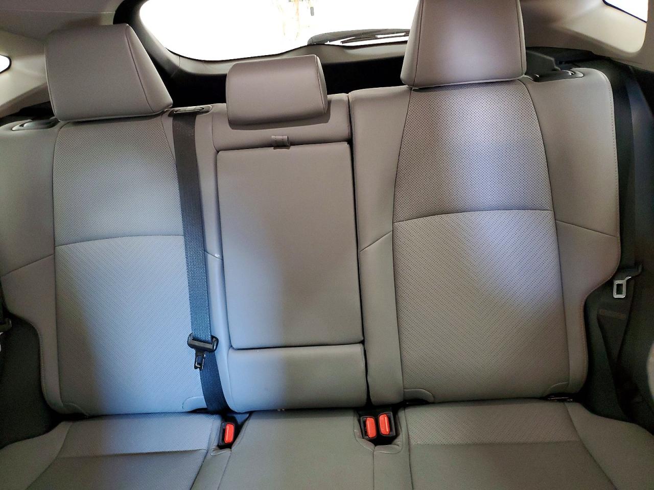 2021 TOYOTA VENZA LE photo 10