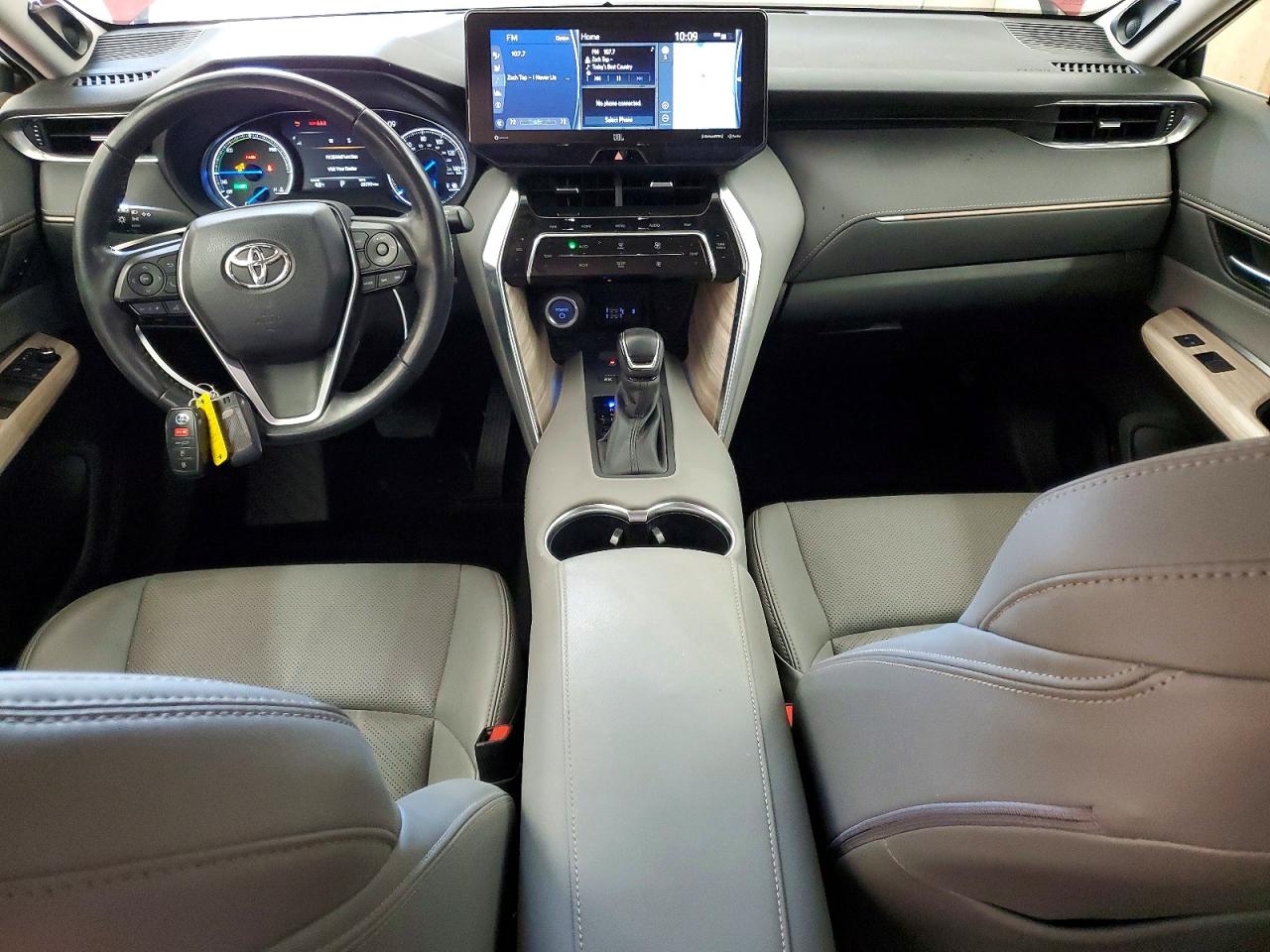 2021 TOYOTA VENZA LE photo 8