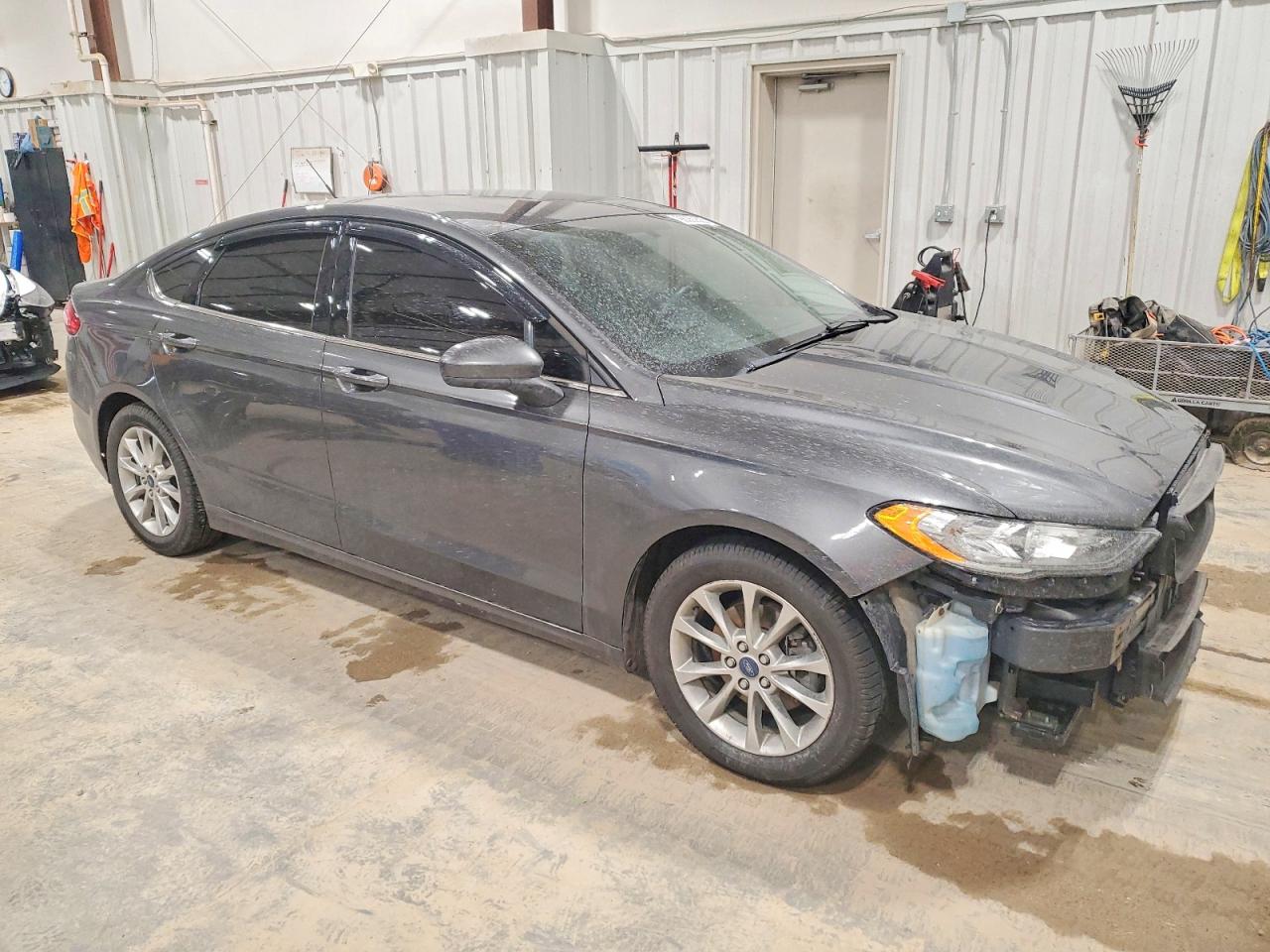 2017 FORD FUSION SE photo 4