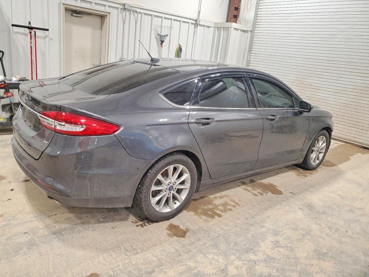 2017 FORD FUSION SE photo 3