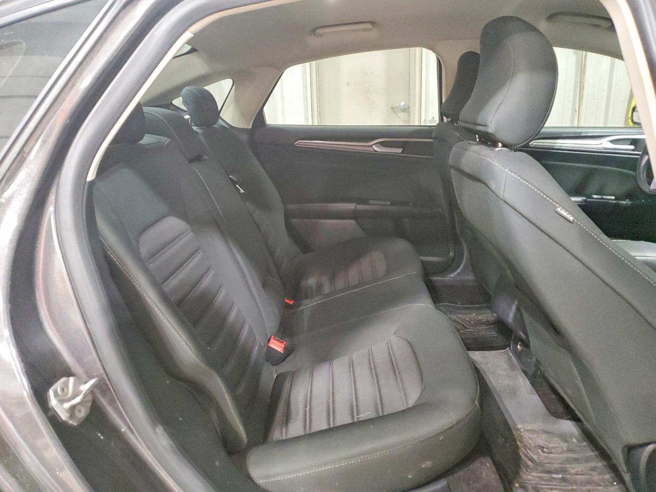 2017 FORD FUSION SE photo 10