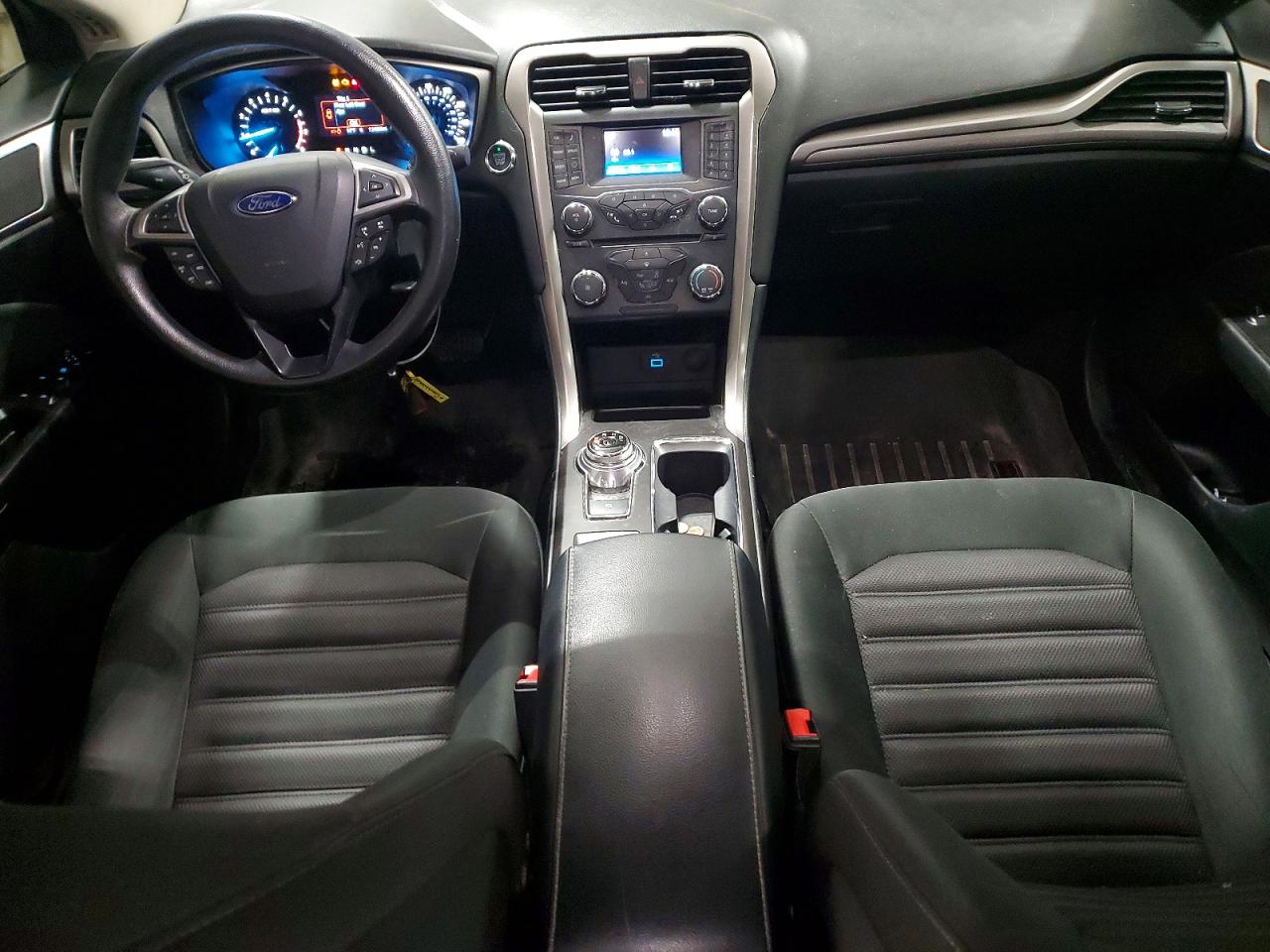 2017 FORD FUSION SE photo 8