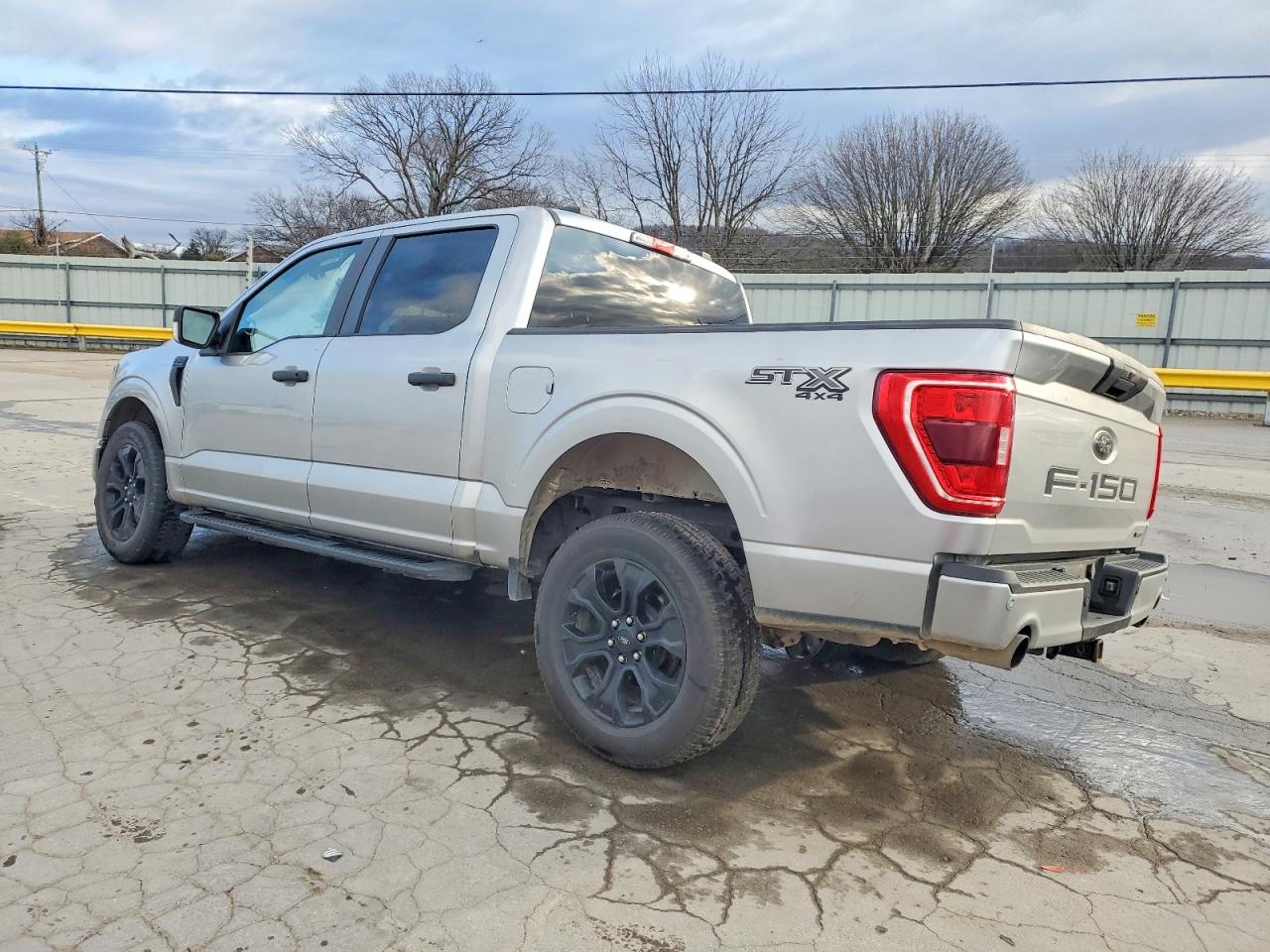 2023 FORD F150 SUPERCREW photo 2