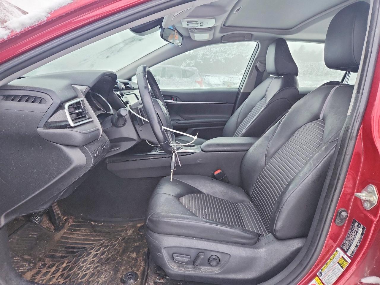 2018 TOYOTA CAMRY SE photo 7