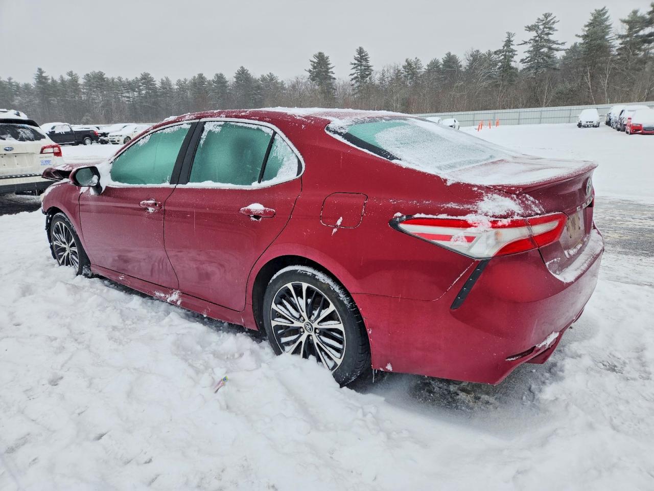 2018 TOYOTA CAMRY SE photo 2