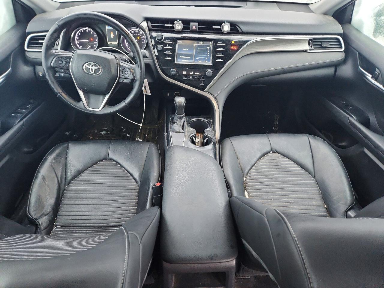 2018 TOYOTA CAMRY SE photo 8