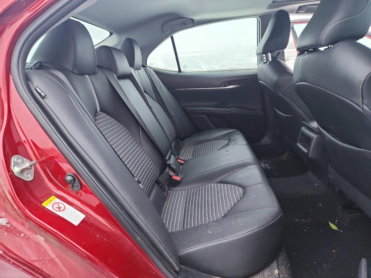 2018 TOYOTA CAMRY SE photo 10