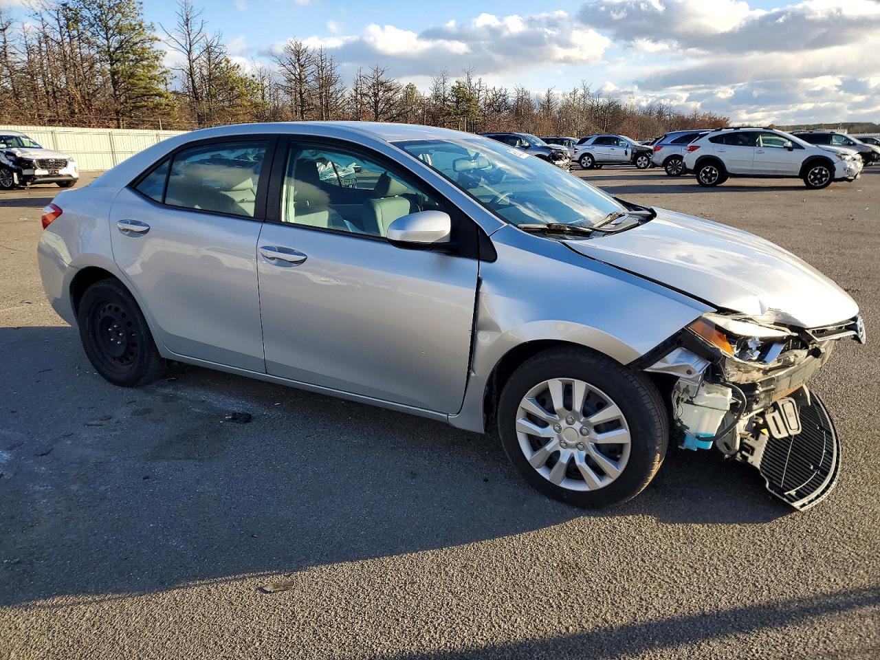 2015 TOYOTA COROLLA LE photo 4