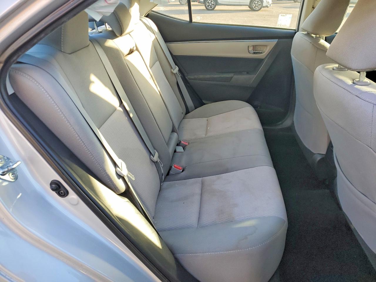 2015 TOYOTA COROLLA LE photo 10