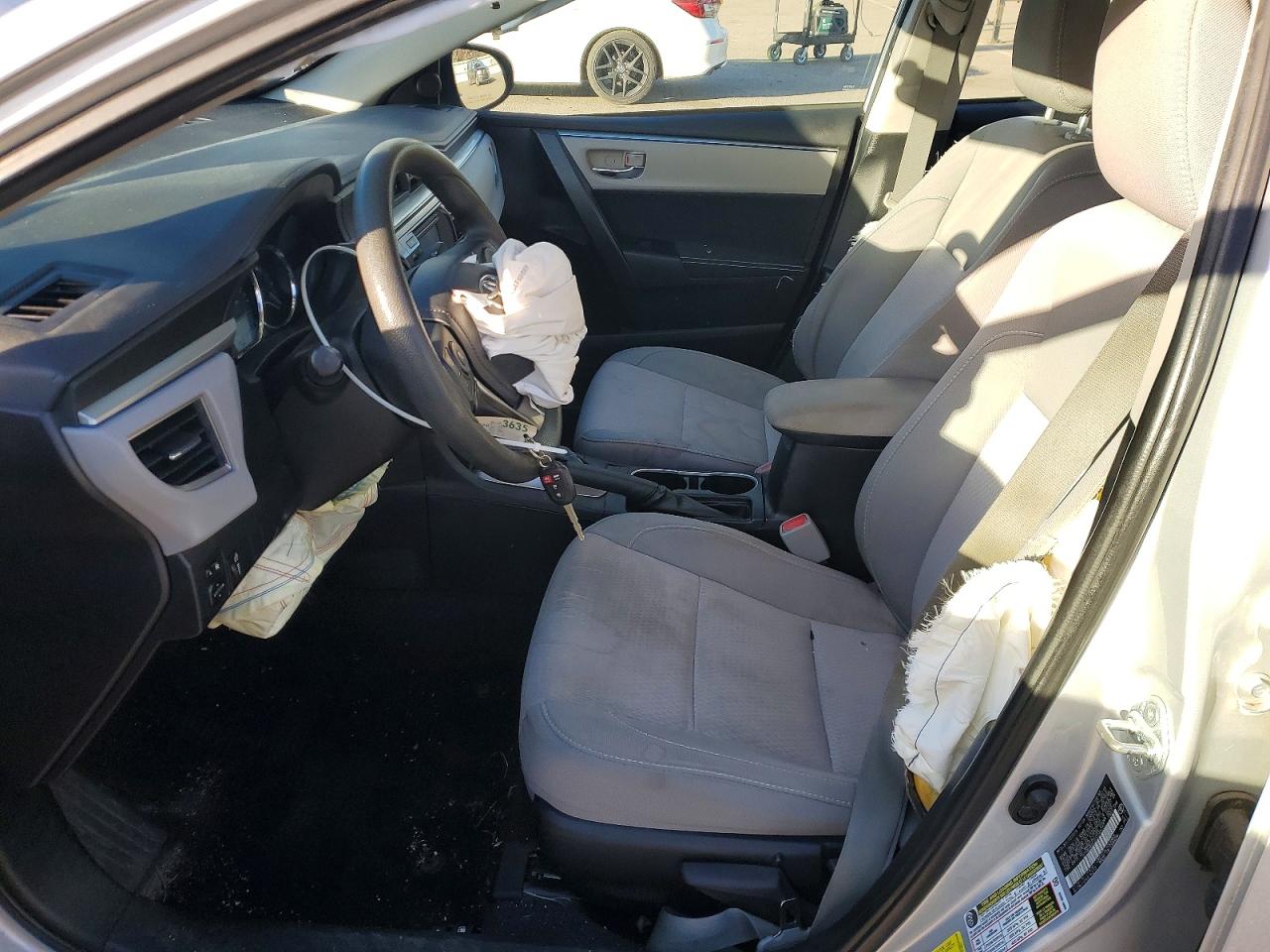 2015 TOYOTA COROLLA LE photo 7