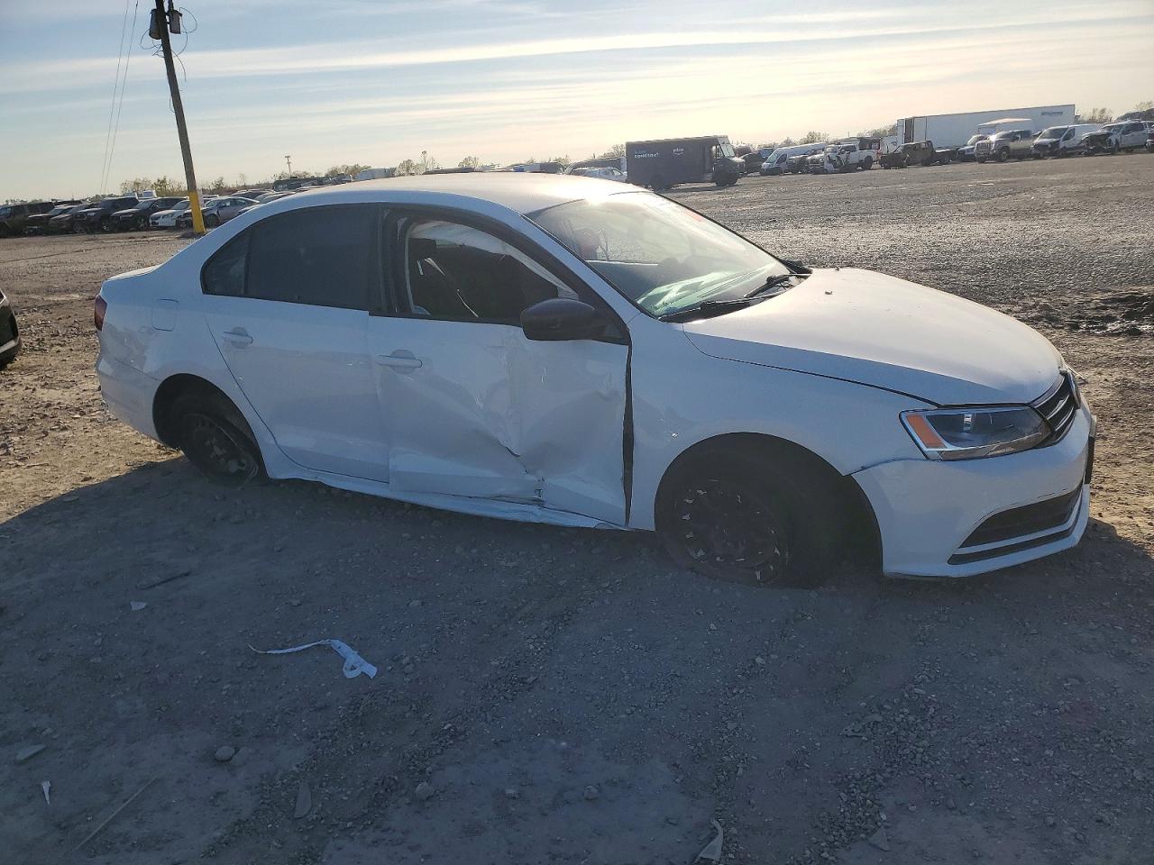 2016 VOLKSWAGEN JETTA S photo 4