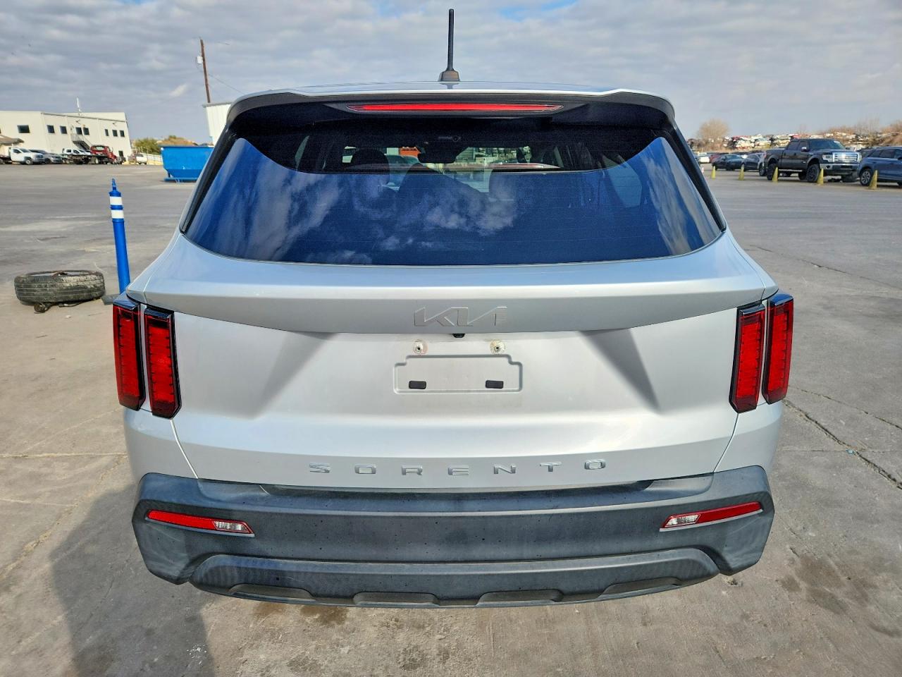 2022 KIA SORENTO LX photo 6
