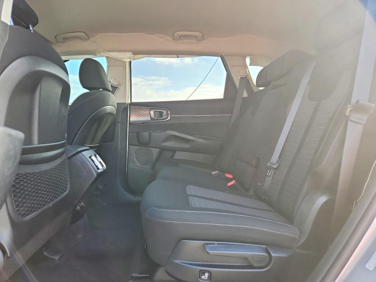 2022 KIA SORENTO LX photo 10