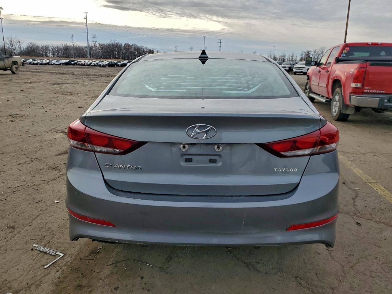 2018 HYUNDAI ELANTRA SEL photo 6