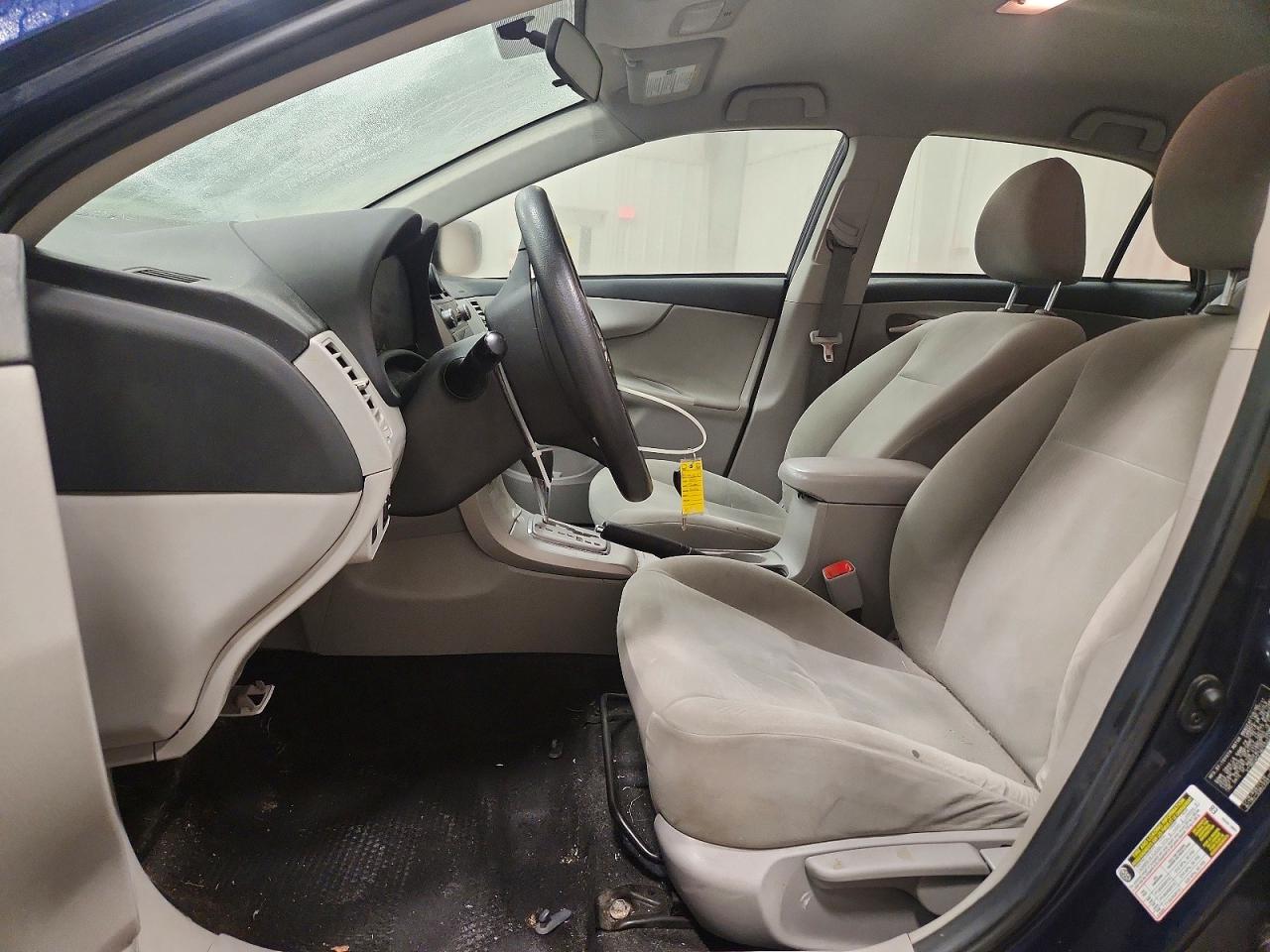 2011 TOYOTA COROLLA BASE photo 7