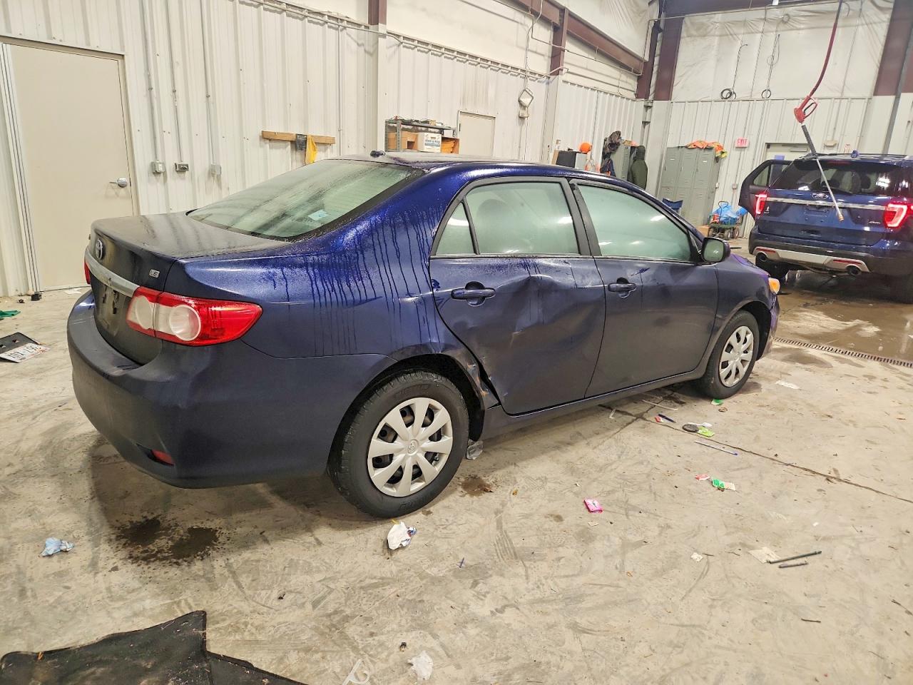 2011 TOYOTA COROLLA BASE photo 3