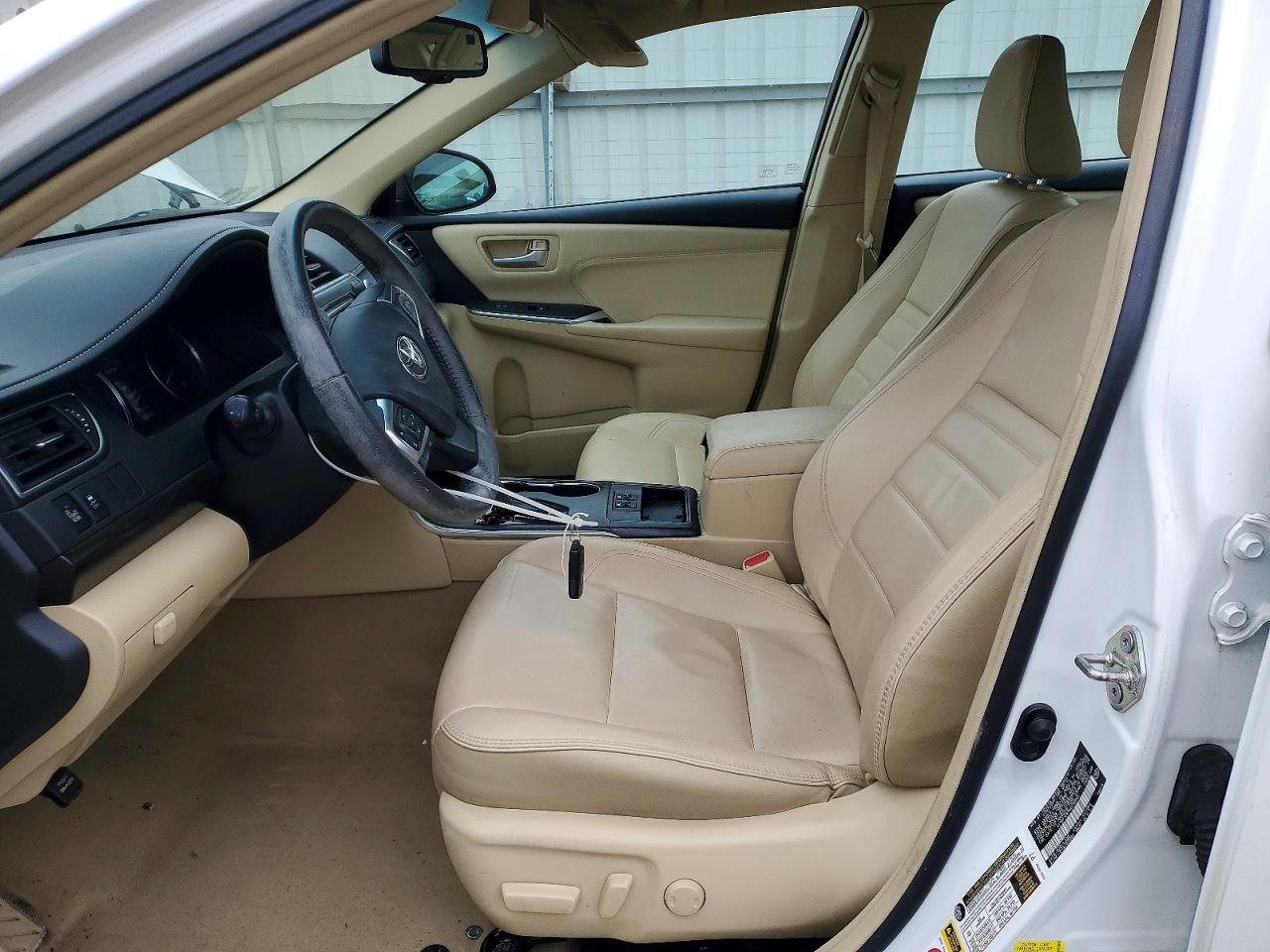 2017 TOYOTA CAMRY LE photo 7